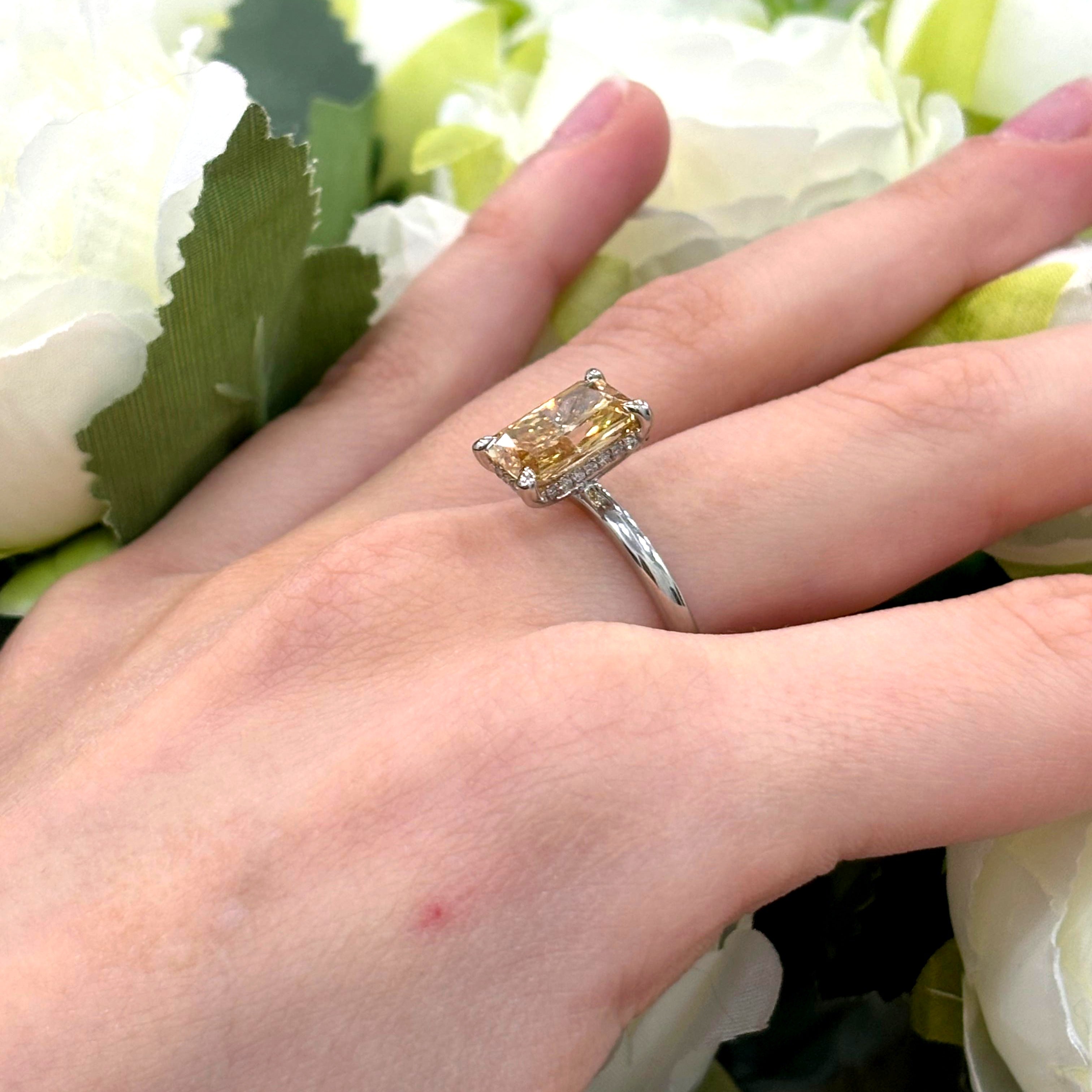 3.35 Carat IGI Lab Fancy Vivid Yellow Radiant Diamond Hidden Halo Engagement Ring In Platinum