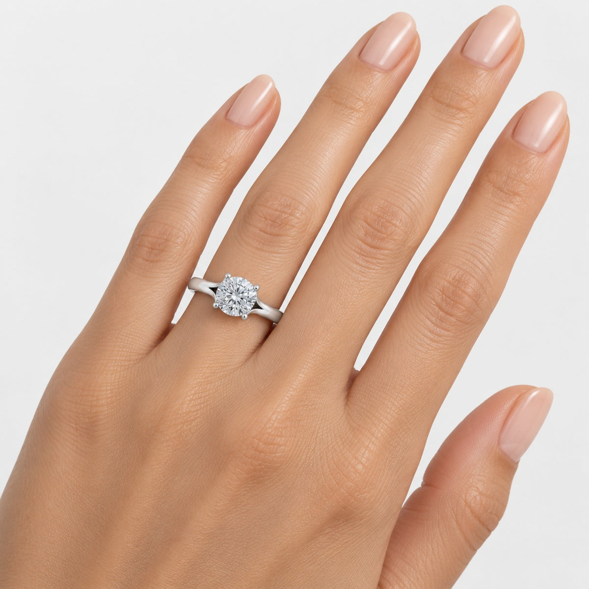 IGI Certified 2.00 Carat E/VS Round Solitaire Claw Set Engagement Ring in Gold & Platinum