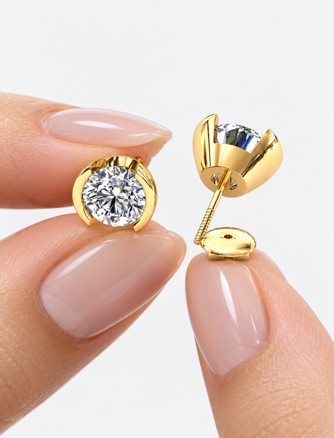 Certified D/VS 2.00Ct Round Diamond Stud Earrings in 18k Gold / Platinum
