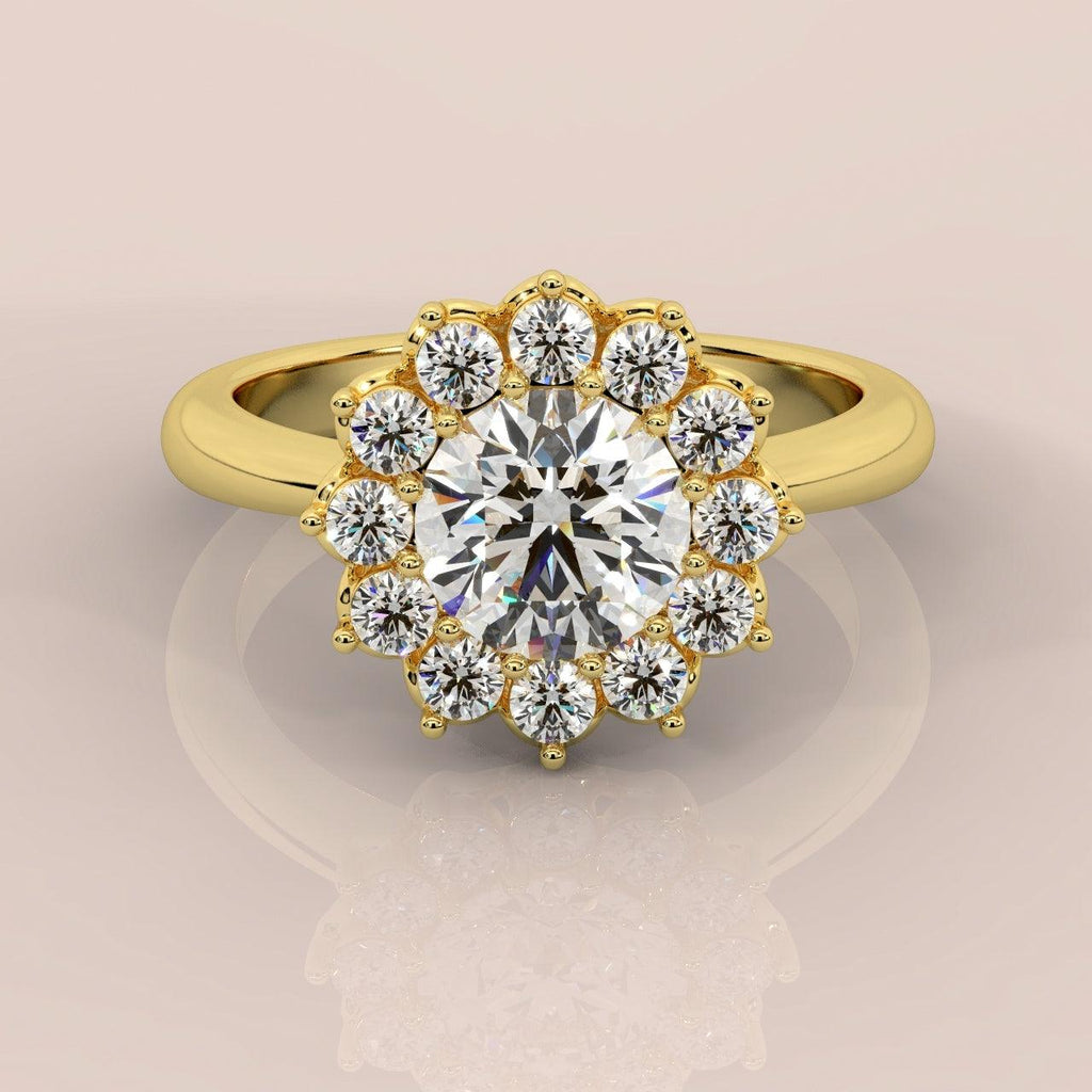 Special Offer ! VVS Quality 3.00Carat Round Diamond Cluster Engagement Ring in 18k Yellow Gold