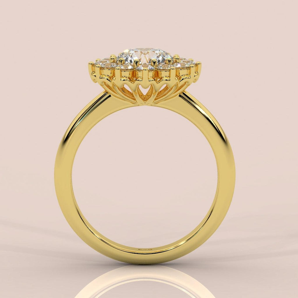 Special Offer ! VVS Quality 3.00Carat Round Diamond Cluster Engagement Ring in 18k Yellow Gold
