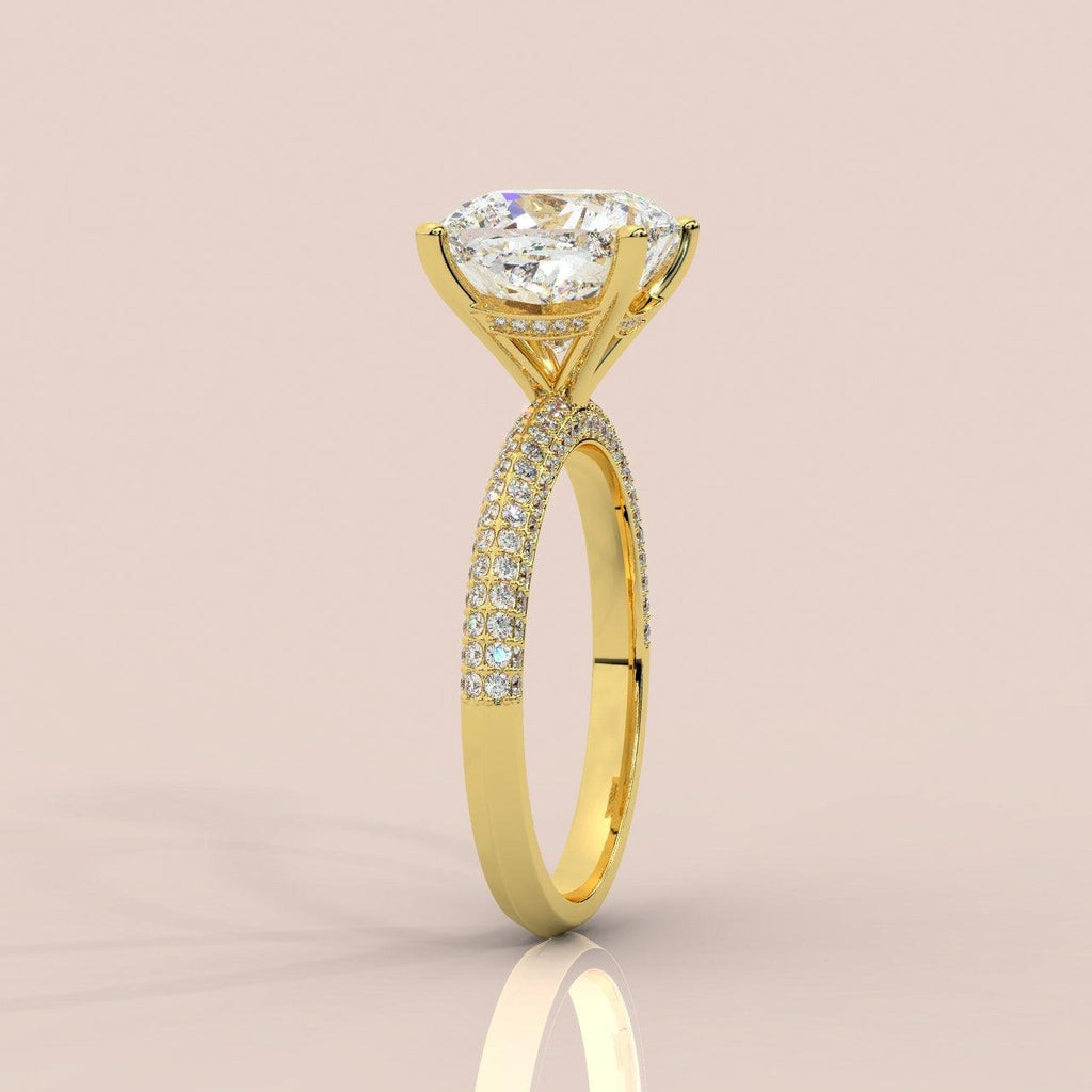 Special Offer ! VS Quality 3.50Carat Cushion Diamond Engagement Ring in 18k Yellow Gold