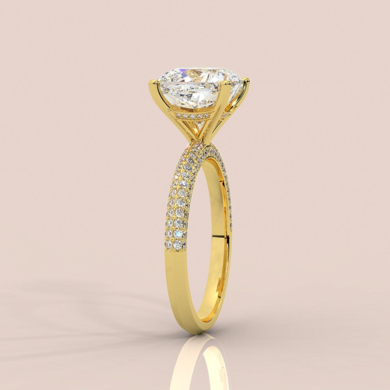 Special Offer ! VS Quality 3.50Carat Cushion Diamond Engagement Ring in 18k Yellow Gold