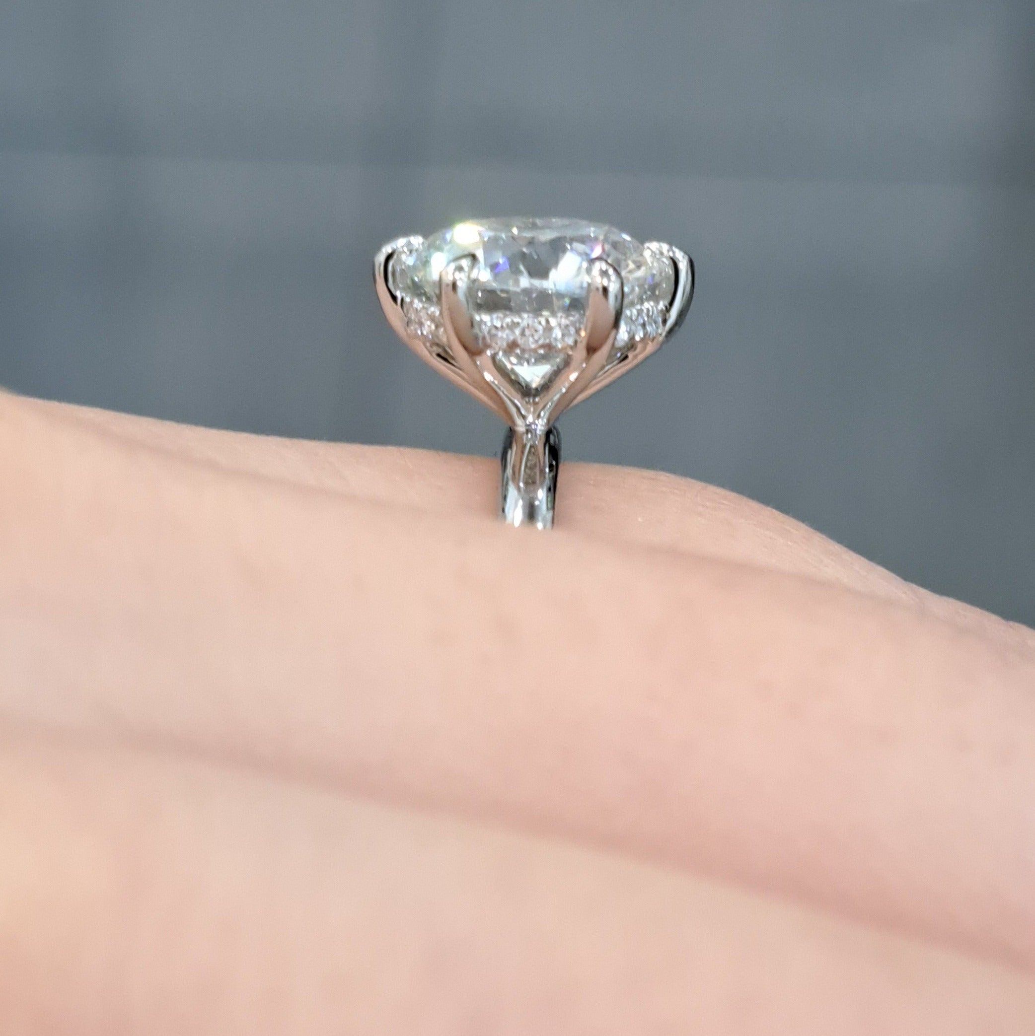 GIA Certified 1.10ct G/VS Natural Round Diamond Hidden Halo Engagement Ring In 18k Gold