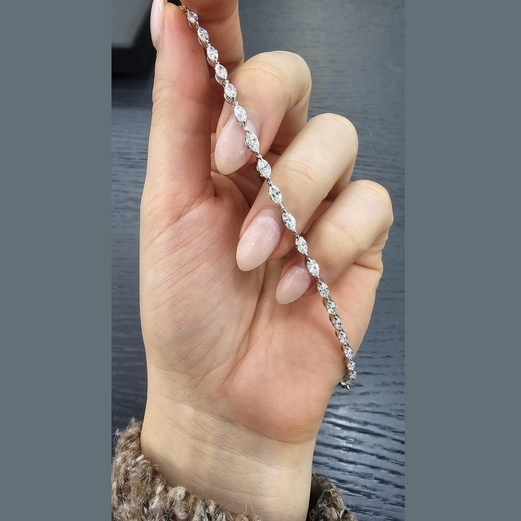 Last Piece ! D/VS 3.00 Carat Marquise Diamond Tennis Bracelet in 9k Gold