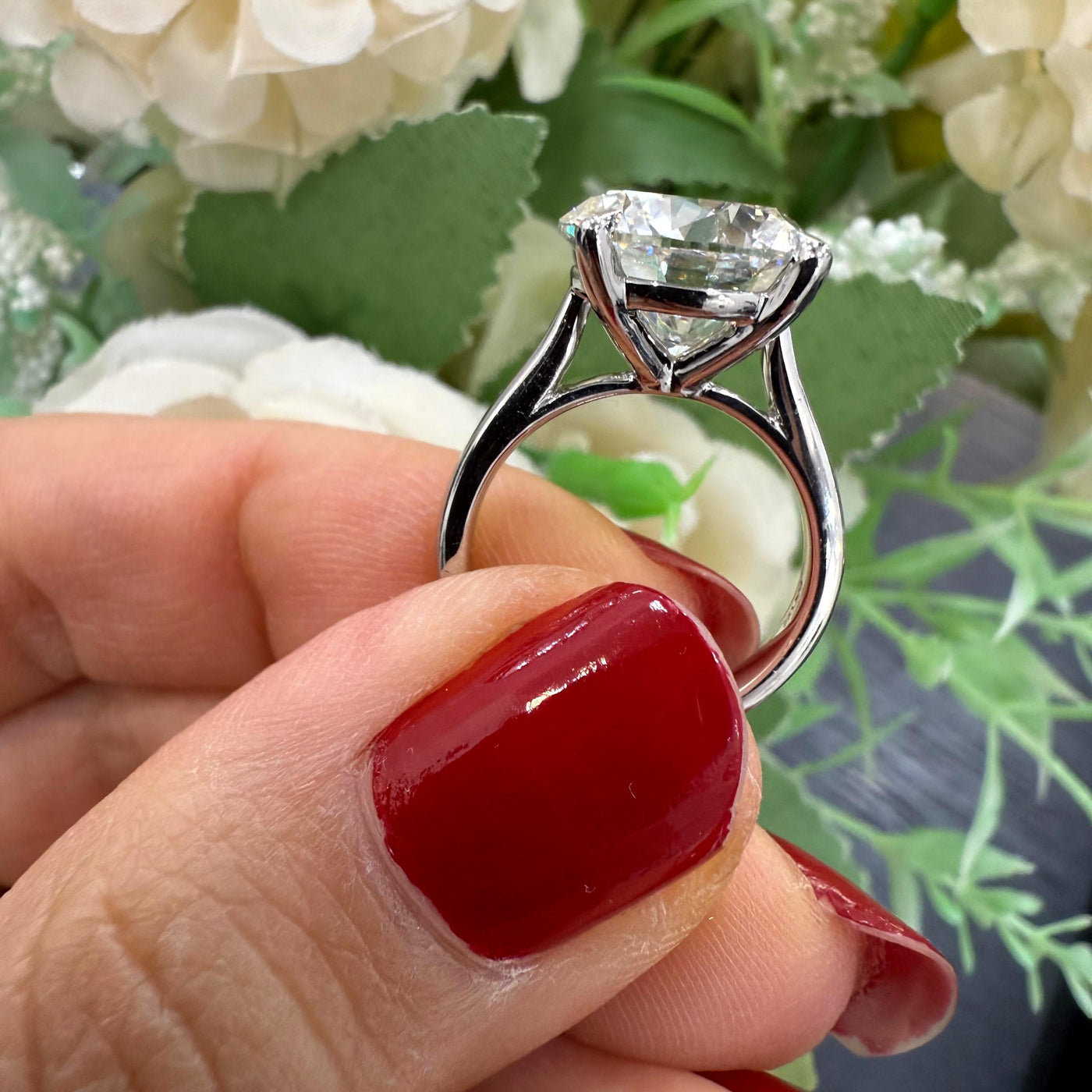 Certified 9.01CT Lab Grown Round Diamond Solitaire Engagement Ring in Platinum