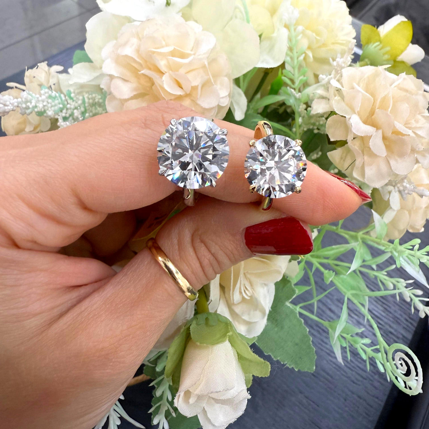 Certified 9.01CT Lab Grown Round Diamond Solitaire Engagement Ring in Platinum