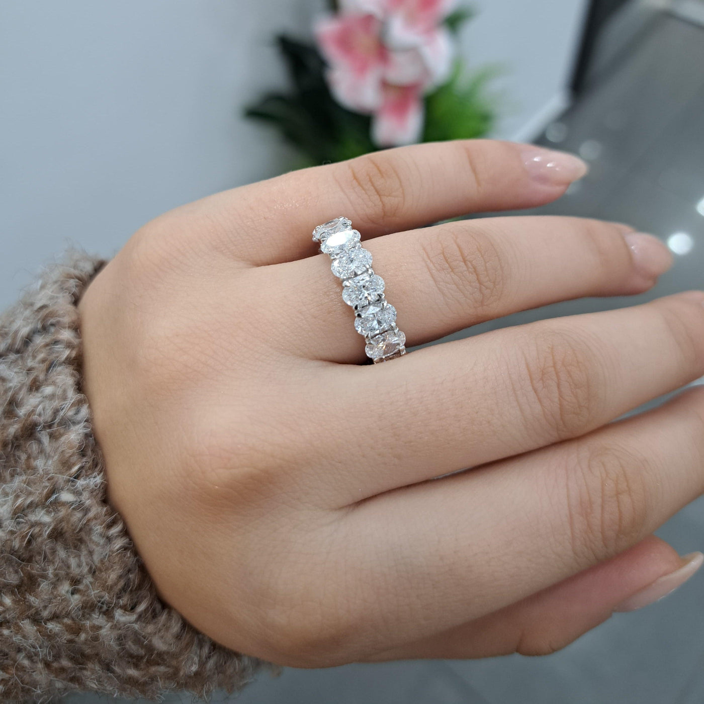 Last Piece ! D-E/VVS 9CT OVAL DIAMOND FULL ETERNITY RING IN PLATINUM