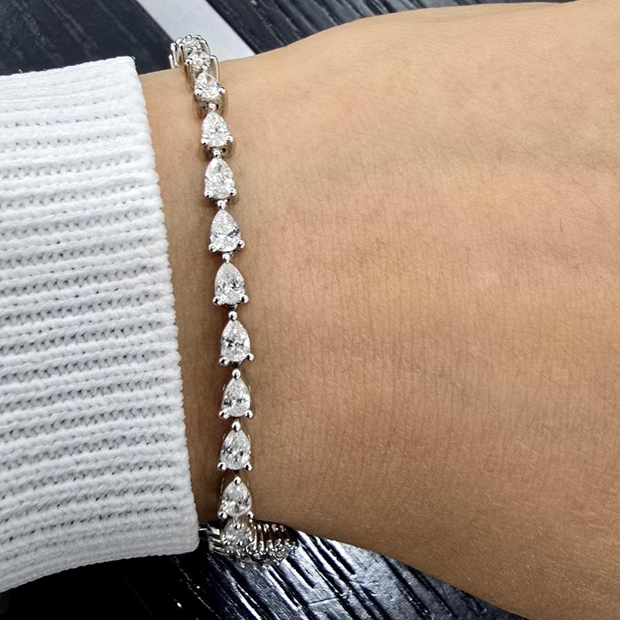 8.50CT D/VS Lab Grown Pear Diamond Claw Set Tennis Bracelet In White Gold