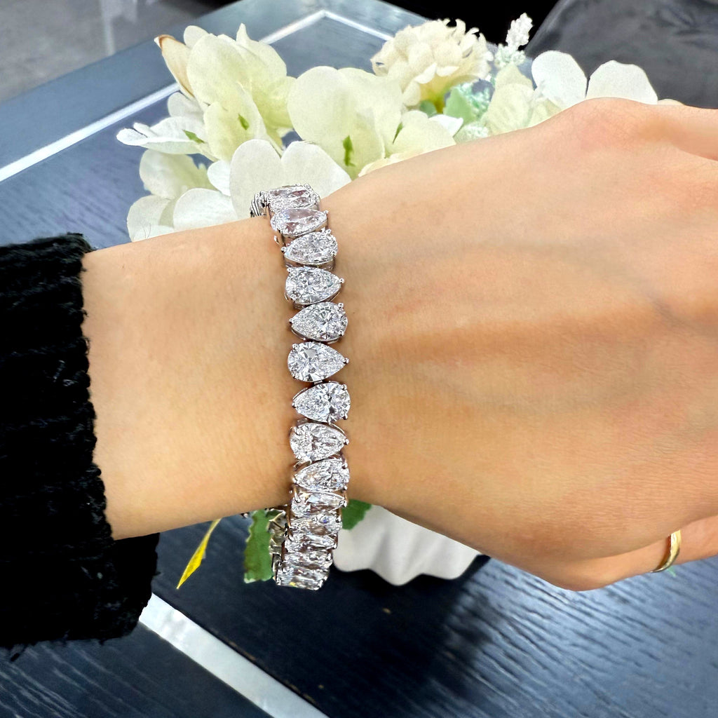 35.42CT D/VS Pear Lab Diamond Tennis Bracelet In Platinum - 35Grams