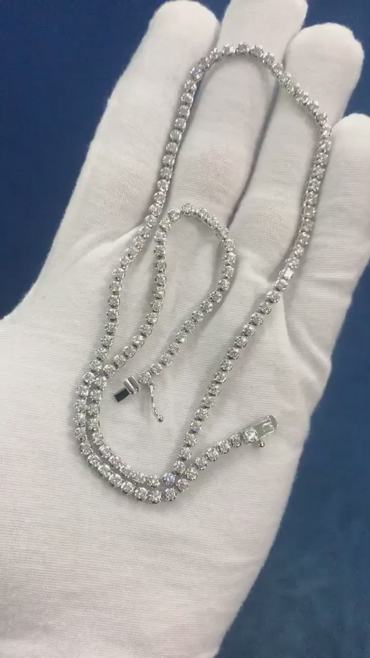 Last Piece ! Top Quality D/vVS 4.00Ct Round Diamond Tennis Necklace in White Gold 17inches