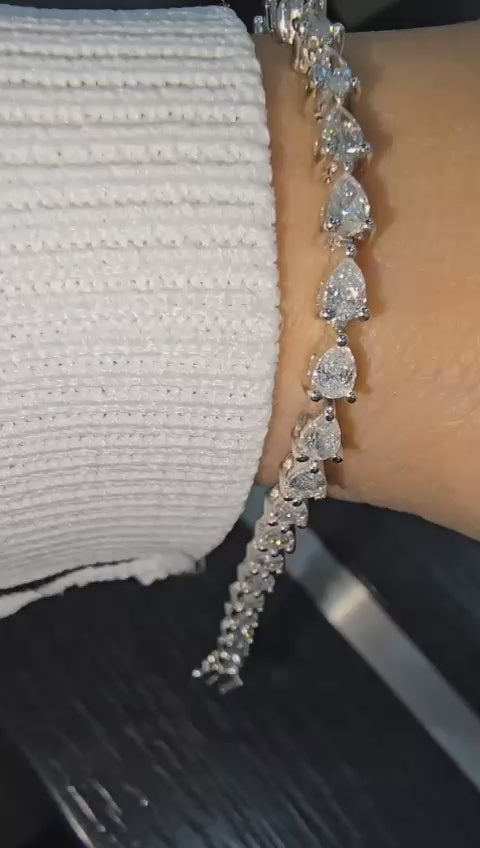 8.50CT D/VS Lab Grown Pear Diamond Claw Set Tennis Bracelet In White Gold