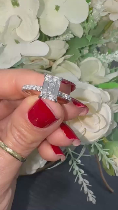 IGI Certified 2.00Ct F/VS Emerald With Side Round Diamond Engagement Ring In Platinum (950)
