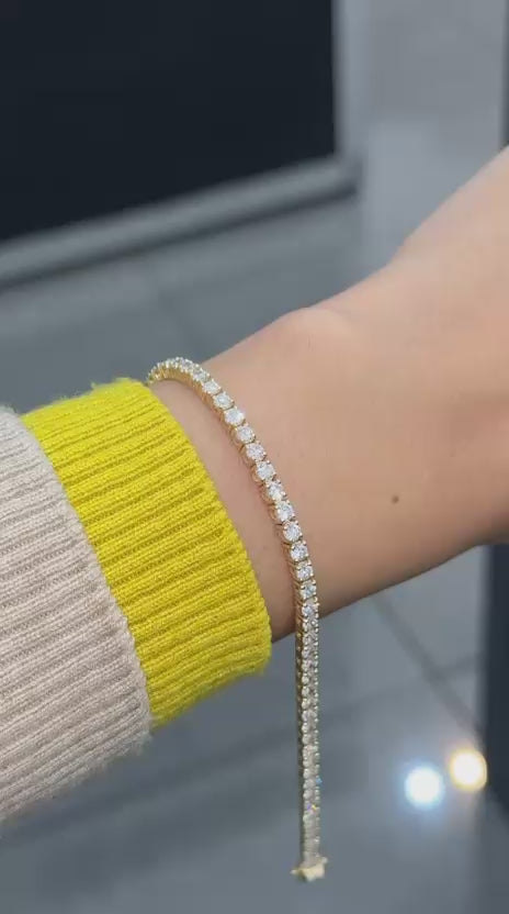 Luxury Meets Ethics – D/VVS 5.00 ct Lab Diamond Claw Set Tennis Bracelet in 9k Gold 7in