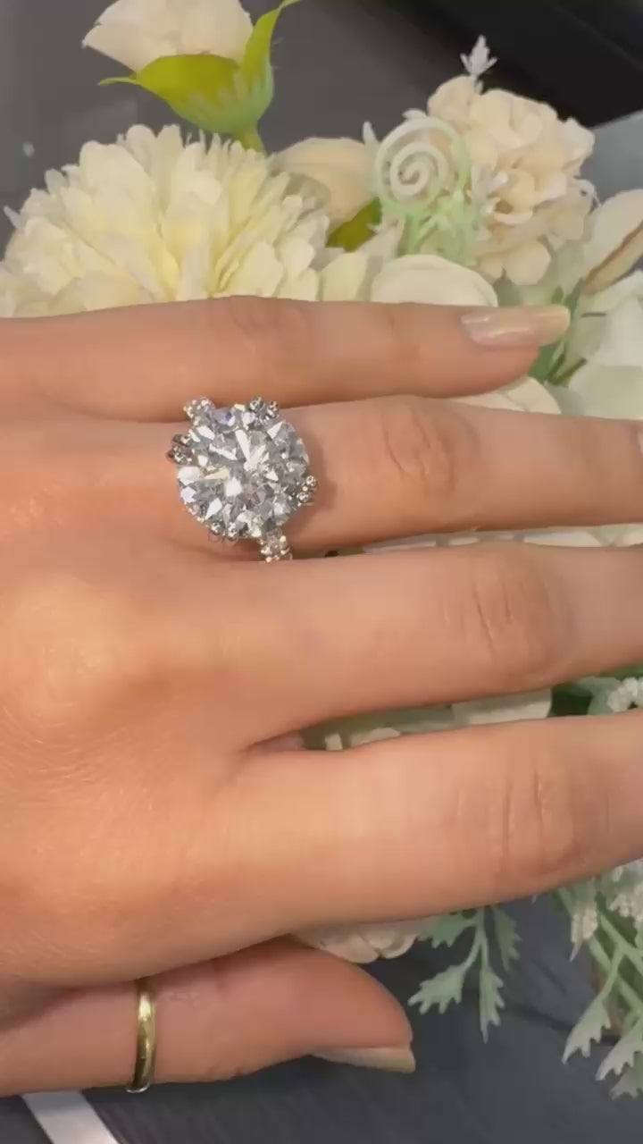 Luxury Presentation Box with IGI Certified Lab Grown Diamond Ring