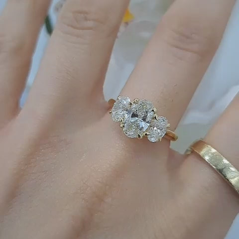 Best Offer..! F/VS 1.94 Ct Oval Diamond Trilogy Engagement Ring In 18k Gold