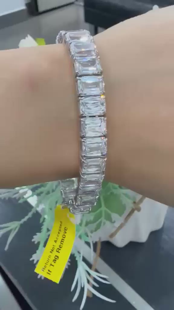 D-E/VS 48.00Ct Ashoka Cut Lab Diamond Bracelet In 9k Gold 7.50inch