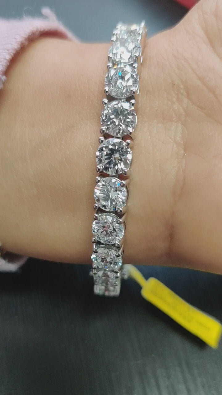 D/VS 30.00ct Lab Diamond Claw Set Tennis Bracelet in 9k Gold | 1.1ct Each Diamond