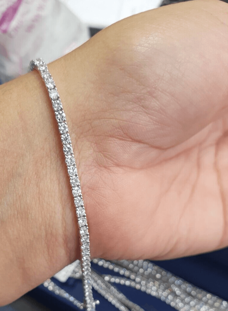 Amada Diamond offer fully customizable lab-grown diamond bracelets