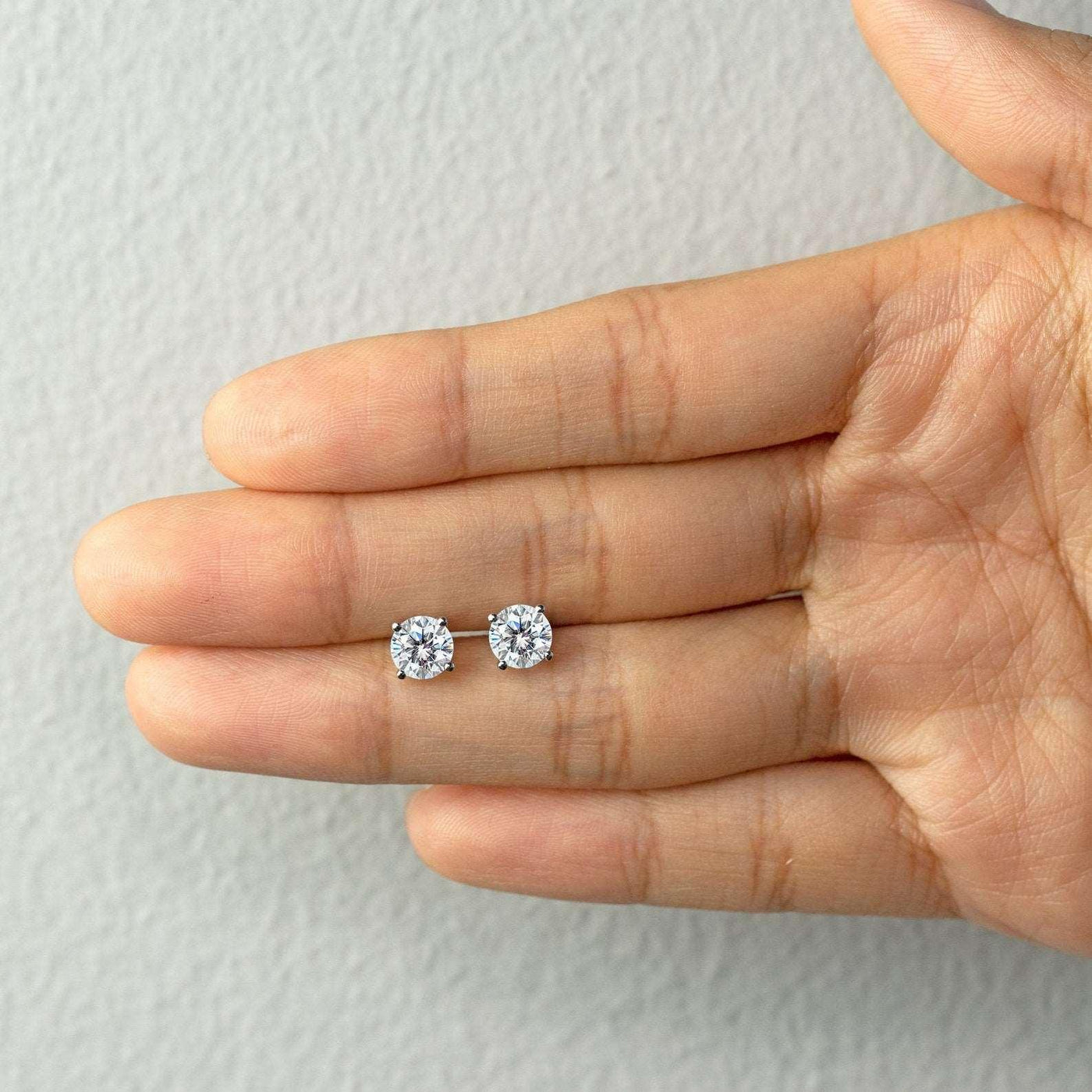 2.00Ct-3.00Ct D/VS IGI Certified Round Diamond Stud Earrings for Womens in Platinum - Limited Stock