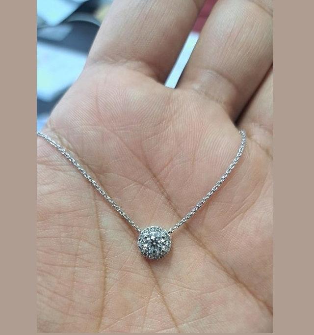 D/VVS Round Diamond Halo Pendant Necklace for Women in 18k Gold