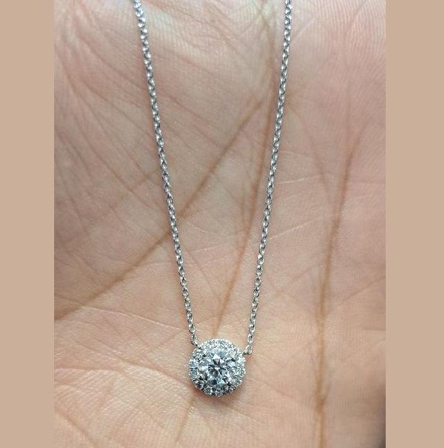 D/VVS Round Diamond Halo Pendant Necklace for Women in 18k Gold