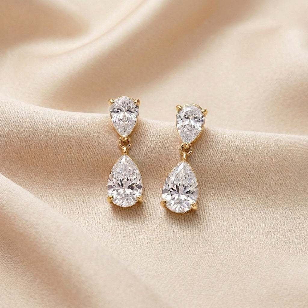 2.50ct D/VS Pear Lab Diamond Dangle Earring In Gold