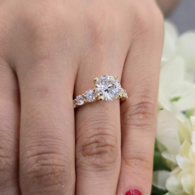 IGI Certified 3.00 Carat E/VS Lab Grown Round with Side Diamond Engagement Ring For Women