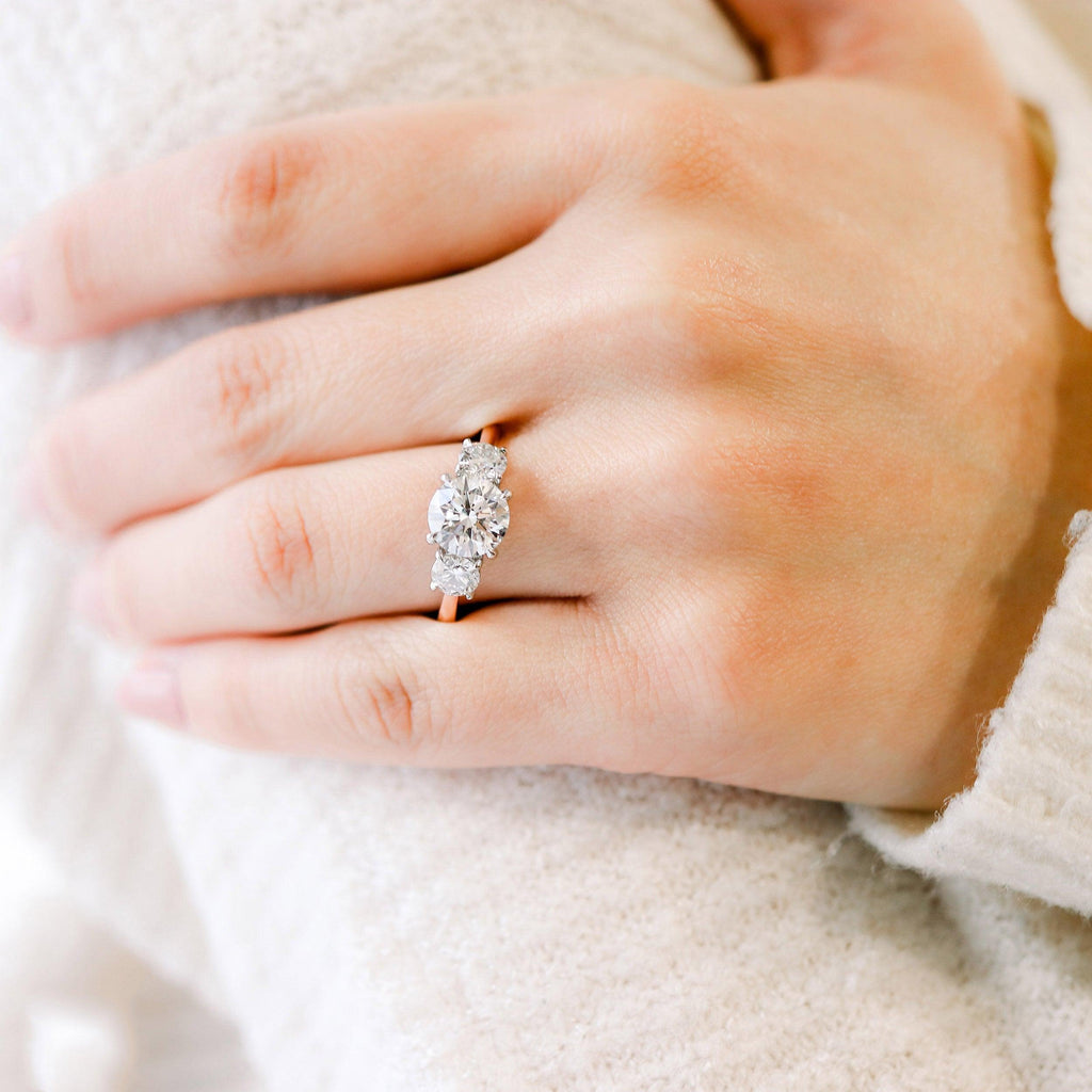 Best Seller ! D/VS 2.00ct-3.00ct Classic Round Diamond Trilogy Engagement Ring in Platinum