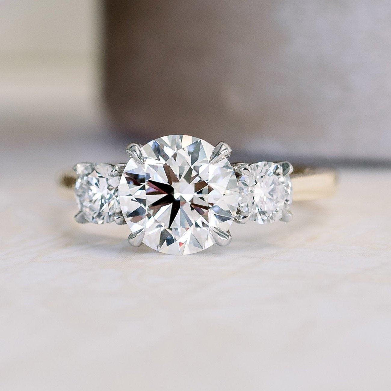 Best Seller ! D/VS 2.00ct-3.00ct Classic Round Diamond Trilogy Engagement Ring in Platinum