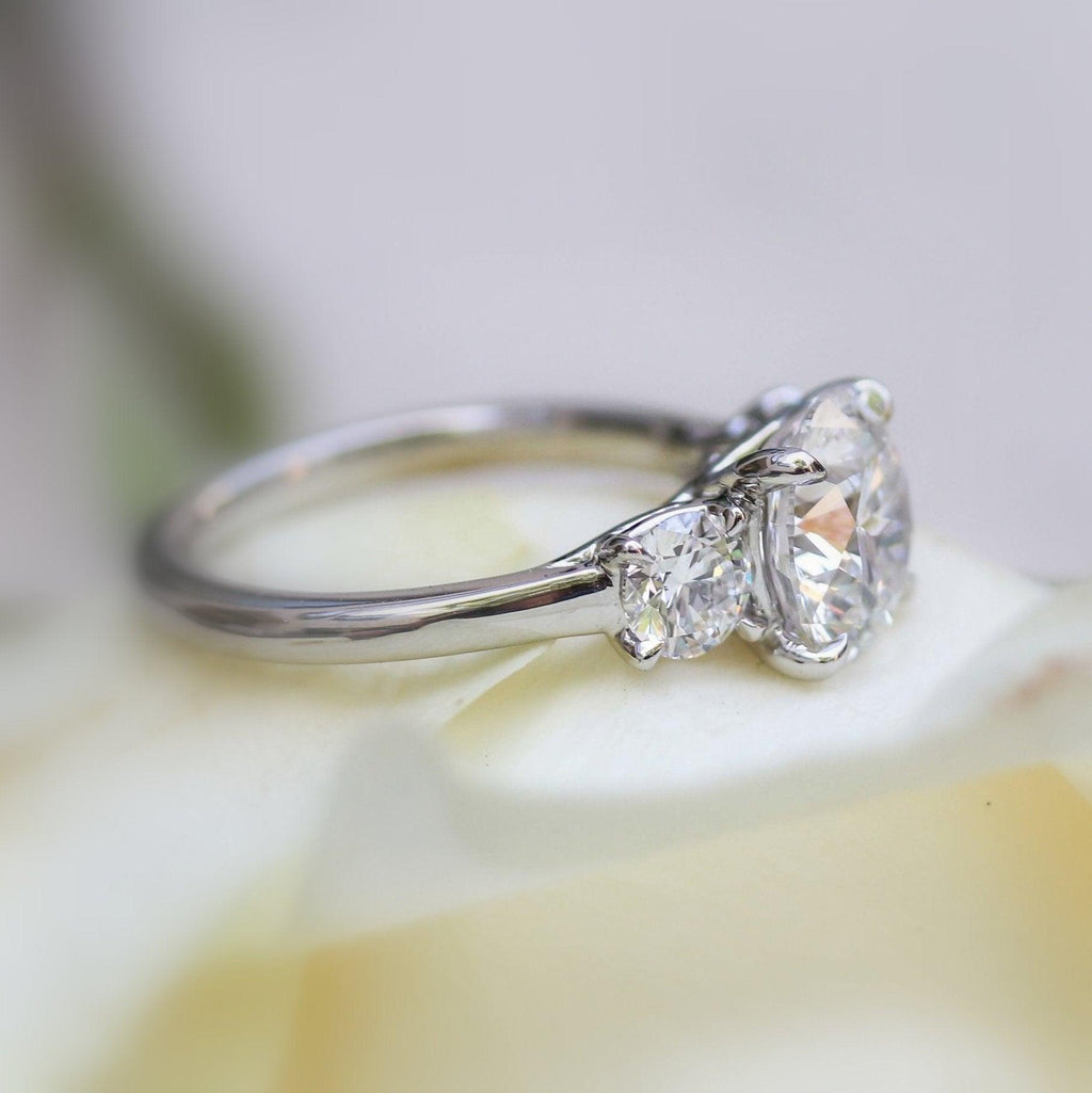 Best Seller ! D/VS 2.00ct-3.00ct Classic Round Diamond Trilogy Engagement Ring in Platinum