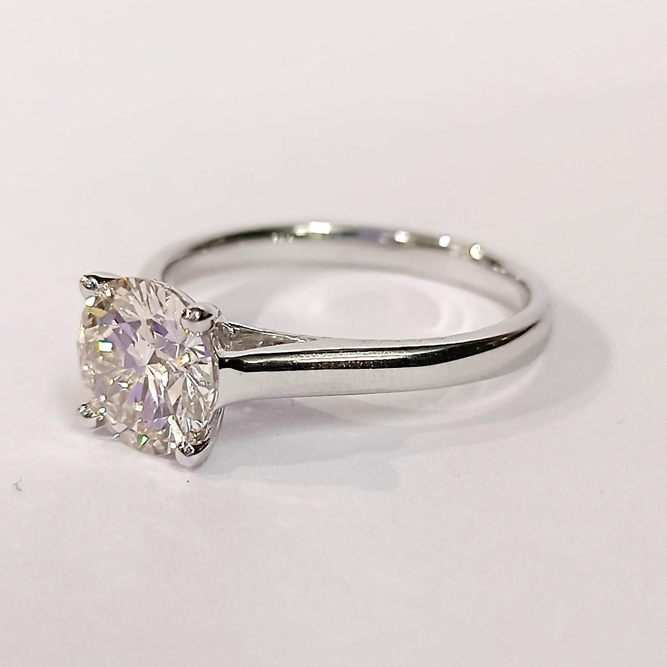 Special Offer ! 2.65CT H/VVS Huge Round Diamond Solitaire Engagement Ring in Platinum