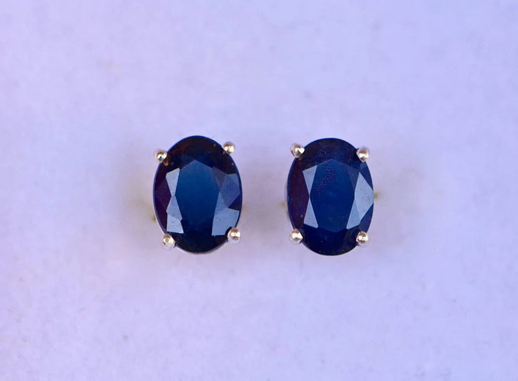 Gigantic 4 carat 100% natural blackish blue sapphire stud earrings in 9k white gold- 8MM