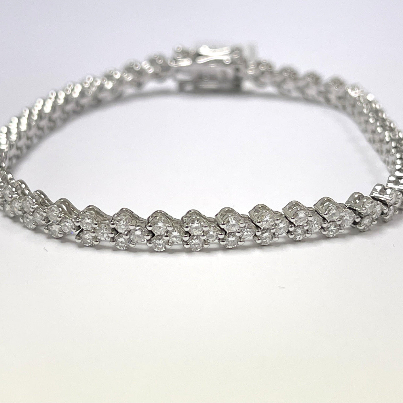 Clearance ! D-E/VS 5.00 ct Round Diamond Heart Style Tennis Bracelet , 18k White Gold