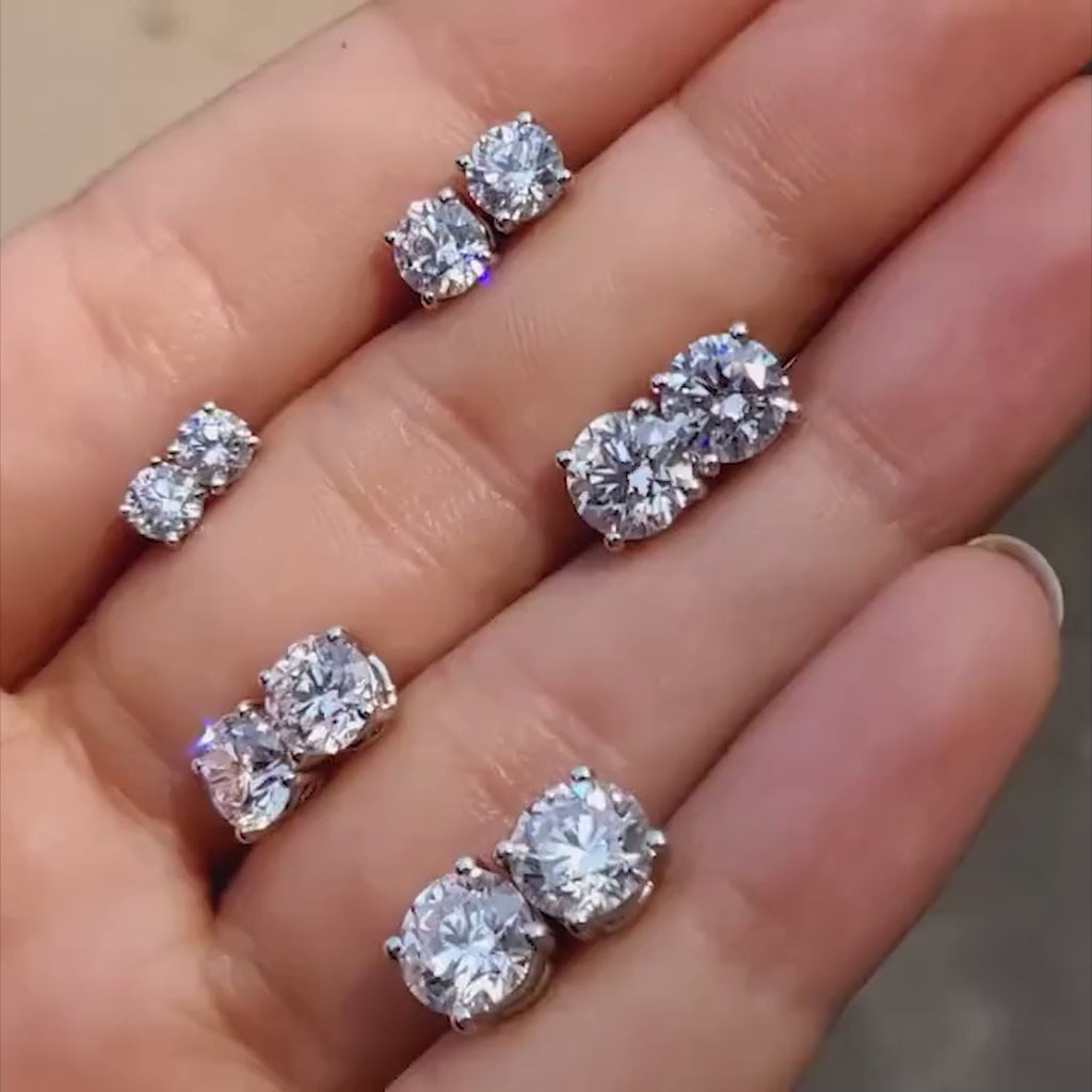 D/VVS Round Diamond Stud Earrings in 18k White Gold - 1.10Ct -1.70Ct