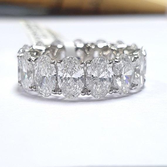 D-E/VVS 8CT OVAL DIAMOND FULL ETERNITY RING IN PLATINUM & 18k Gold