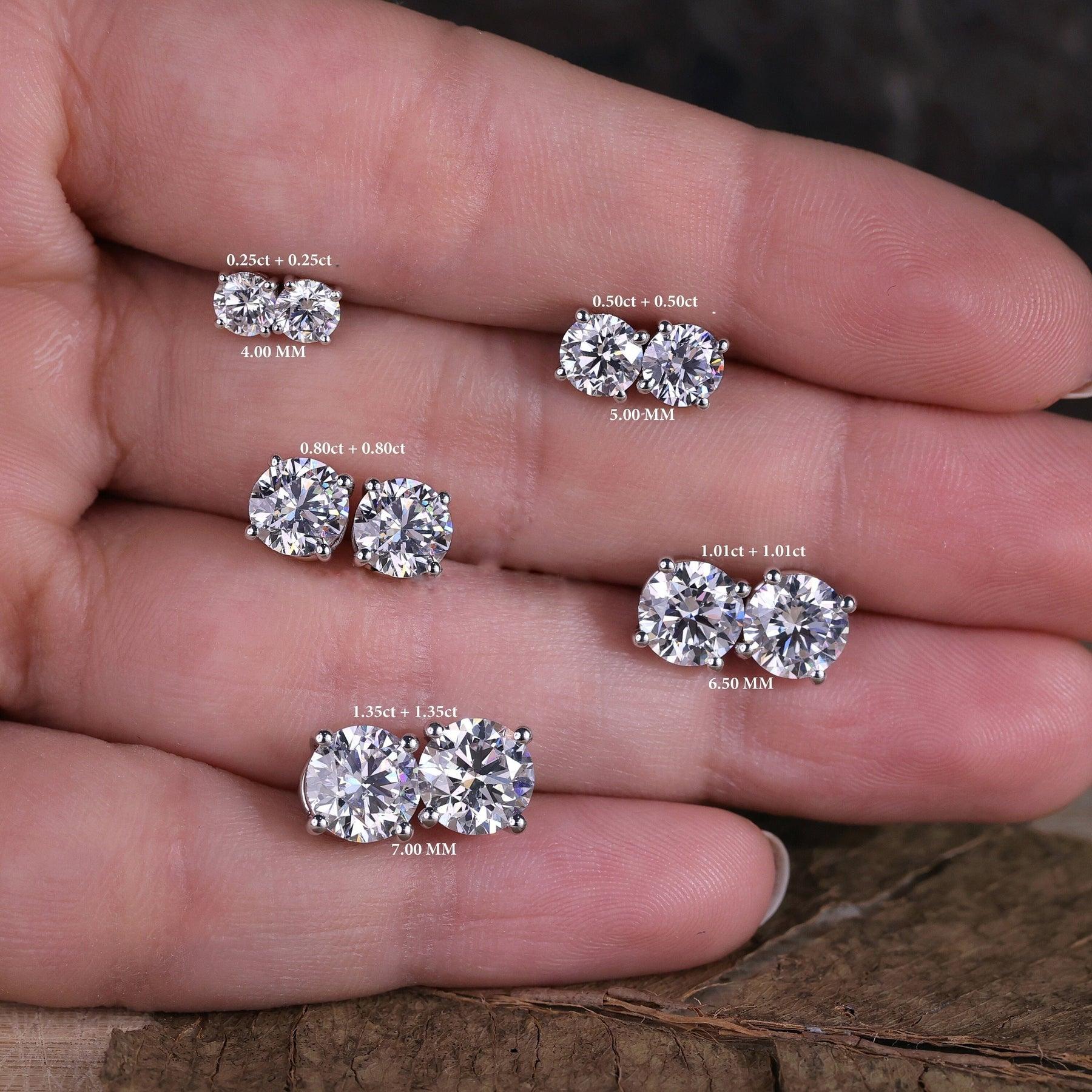 Special Deal ! D/VVS Round Diamond Stud Earrings in Platinum / Gold - 1.00Ct